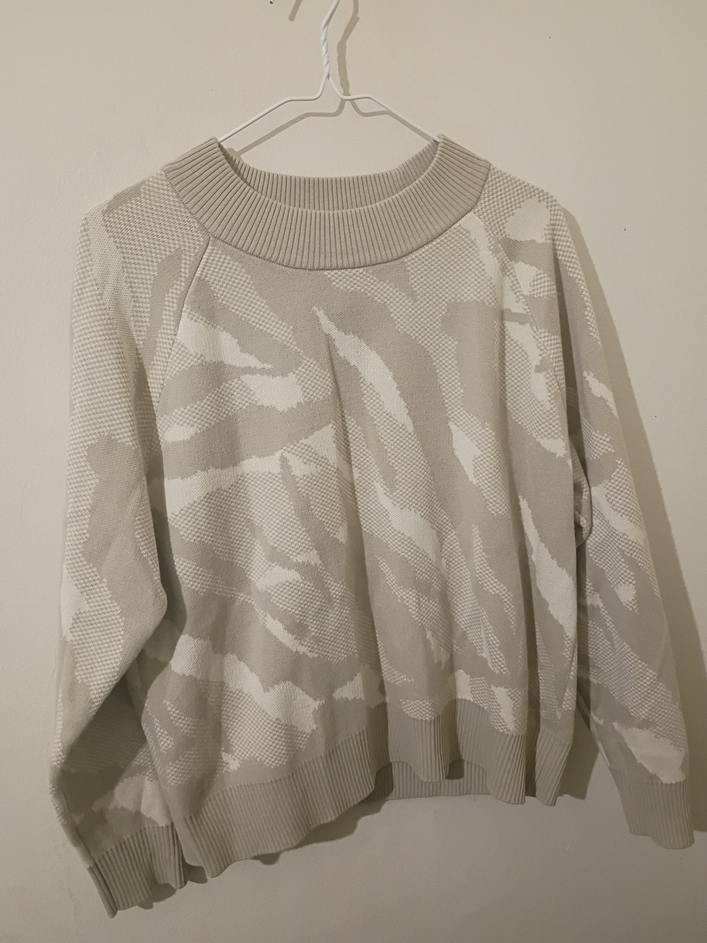 Athleta Cream and White Patterned Crewneck Sweater